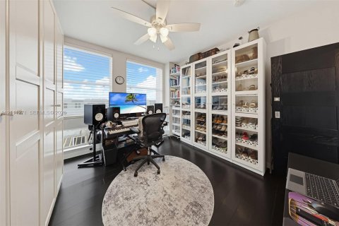 Copropriété à vendre à Coral Gables, Floride: 2 chambres, 119.84 m2 № 2439404 - photo 17
