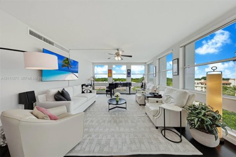 Copropriété à vendre à Coral Gables, Floride: 2 chambres, 119.84 m2 № 2439404 - photo 2