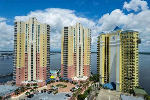 Condominio en venta en Fort Myers, Florida, 2 dormitorios, 155.05 m2 № 2294558 - foto 5