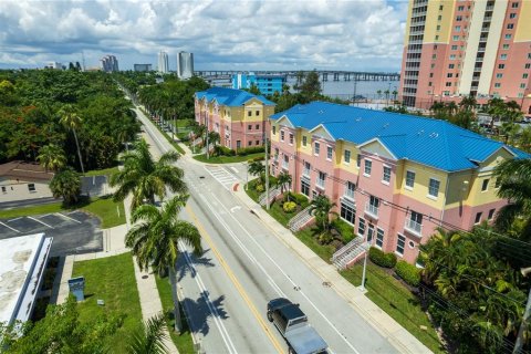 Condominio en venta en Fort Myers, Florida, 2 dormitorios, 155.05 m2 № 2294558 - foto 3