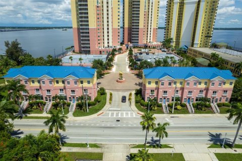 Condominio en venta en Fort Myers, Florida, 2 dormitorios, 155.05 m2 № 2294558 - foto 4