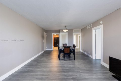 Купить кондоминиум в Холливуд, Флорида 2 спальни, 108.7м2, № 2001743 - фото 4