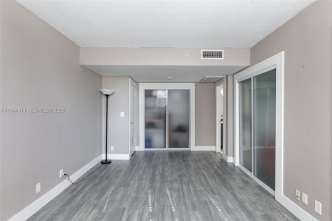 Купить кондоминиум в Холливуд, Флорида 2 спальни, 108.7м2, № 2001743 - фото 6