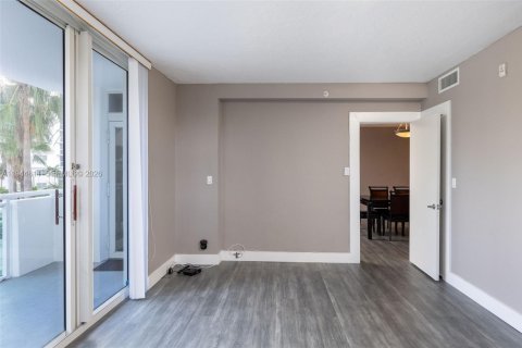 Купить кондоминиум в Холливуд, Флорида 2 спальни, 108.7м2, № 2001743 - фото 10