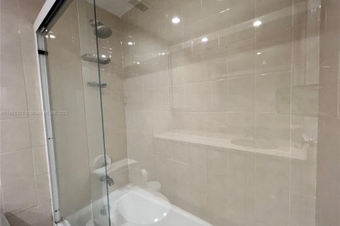 Condominio en alquiler en Key Biscayne, Florida, 2 dormitorios, 96.62 m2 № 2012429 - foto 23