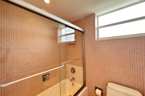 Condominio en alquiler en Key Biscayne, Florida, 2 dormitorios, 96.62 m2 № 2012429 - foto 22