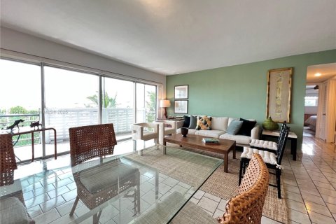 Condominio en alquiler en Key Biscayne, Florida, 2 dormitorios, 96.62 m2 № 2012429 - foto 10