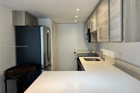 Condominio en alquiler en Key Biscayne, Florida, 2 dormitorios, 96.62 m2 № 2012429 - foto 15