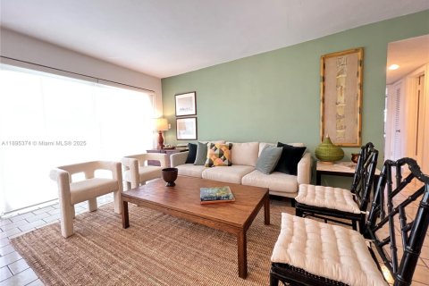 Condominio en alquiler en Key Biscayne, Florida, 2 dormitorios, 96.62 m2 № 2012429 - foto 3