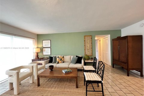 Condominio en alquiler en Key Biscayne, Florida, 2 dormitorios, 96.62 m2 № 2012429 - foto 5