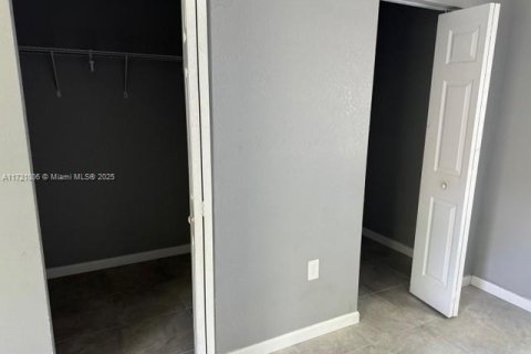 House in Fort Lauderdale, Florida 4 bedrooms № 1867840 - photo 16