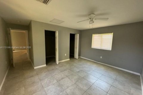 House in Fort Lauderdale, Florida 4 bedrooms № 1867840 - photo 18