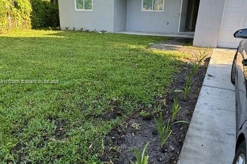 House in Fort Lauderdale, Florida 4 bedrooms № 1867840 - photo 10