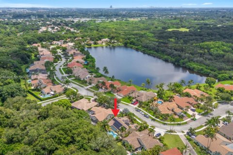 House in Davie, Florida 4 bedrooms, 223.52 sq.m. № 1892651 - photo 25