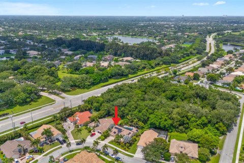 House in Davie, Florida 4 bedrooms, 223.52 sq.m. № 1892651 - photo 24
