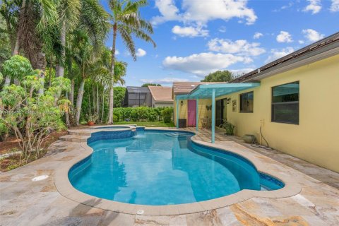 House in Davie, Florida 4 bedrooms, 223.52 sq.m. № 1892651 - photo 2