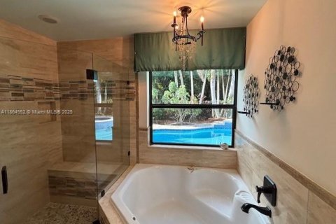 House in Davie, Florida 4 bedrooms, 223.52 sq.m. № 1892651 - photo 16
