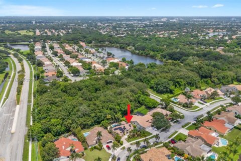 House in Davie, Florida 4 bedrooms, 223.52 sq.m. № 1892651 - photo 23