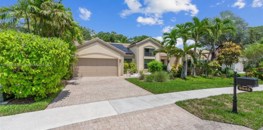 House in Davie, Florida 4 bedrooms, 223.52 sq.m. № 1892651