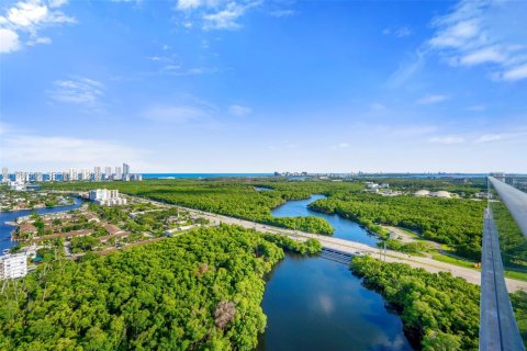 Copropriété à louer à North Miami Beach, Floride: 1 chambre, 87.05 m2 № 2028678 - photo 3