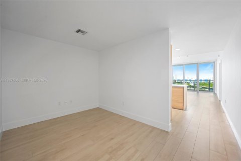 Copropriété à louer à North Miami Beach, Floride: 1 chambre, 87.05 m2 № 2028678 - photo 11