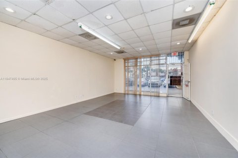 Commercial property in Miami, Florida № 1845805 - photo 12