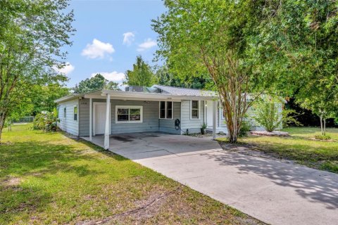House in Orlando, Florida 3 bedrooms, 140.56 sq.m. № 1798451 - photo 1