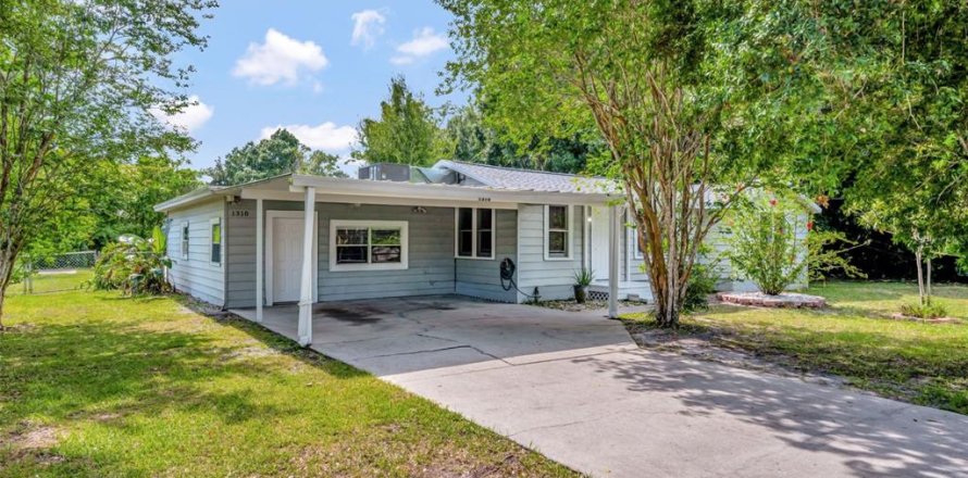 House in Orlando, Florida 3 bedrooms, 140.56 sq.m. № 1798451