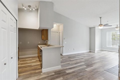 Condo in Orlando, Florida, 1 bedroom  № 2222027 - photo 6