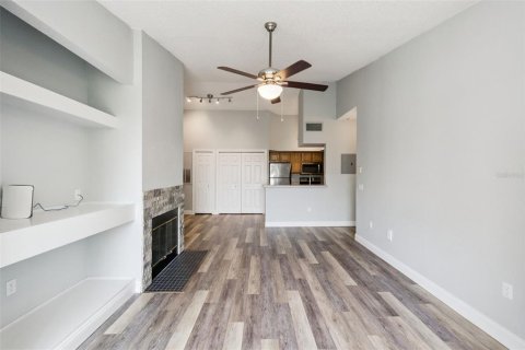 Condo in Orlando, Florida, 1 bedroom  № 2222027 - photo 4