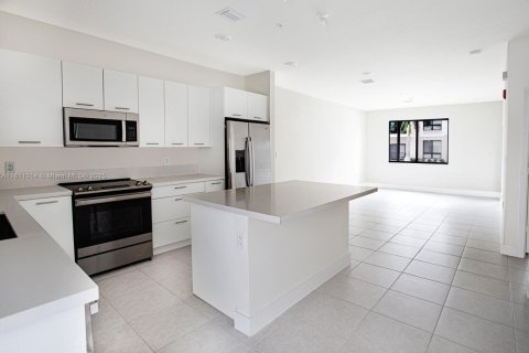 Copropriété à louer à Doral, Floride: 4 chambres, 139.91 m2 № 1758577 - photo 7