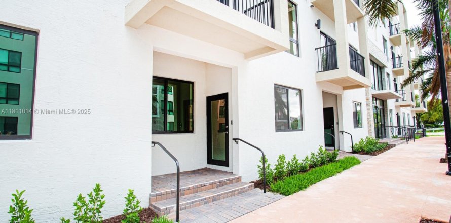 Condo à Doral, Floride, 4 chambres  № 1758577