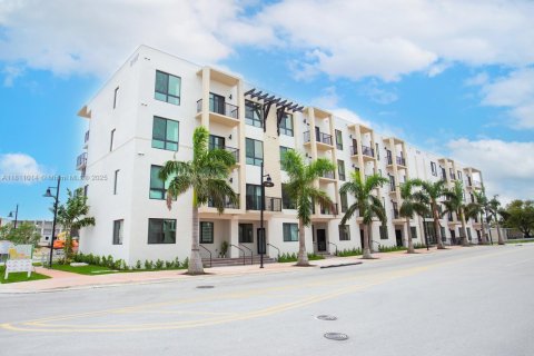 Copropriété à louer à Doral, Floride: 4 chambres, 139.91 m2 № 1758577 - photo 2