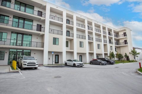 Copropriété à louer à Doral, Floride: 4 chambres, 139.91 m2 № 1758577 - photo 4