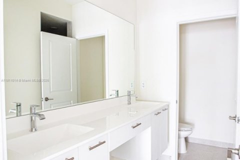 Copropriété à louer à Doral, Floride: 4 chambres, 139.91 m2 № 1758577 - photo 17