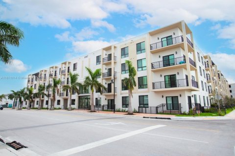 Copropriété à louer à Doral, Floride: 4 chambres, 139.91 m2 № 1758577 - photo 3