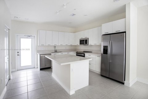 Copropriété à louer à Doral, Floride: 4 chambres, 139.91 m2 № 1758577 - photo 8