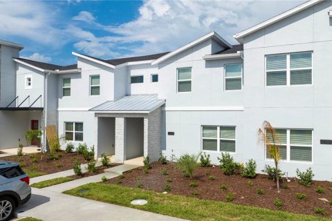 Touwnhouse à vendre à Kissimmee, Floride: 4 chambres, 176.7 m2 № 2097606 - photo 2