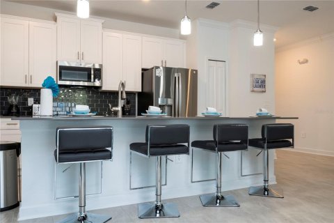 Touwnhouse à vendre à Kissimmee, Floride: 4 chambres, 176.7 m2 № 2097606 - photo 17
