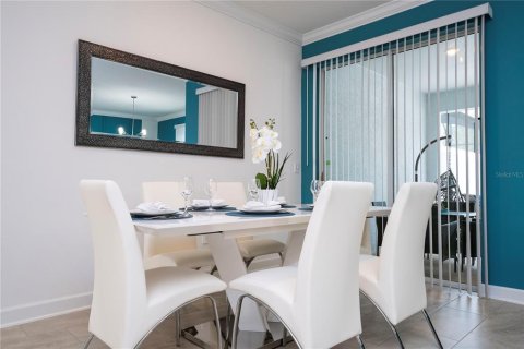 Touwnhouse à vendre à Kissimmee, Floride: 4 chambres, 176.7 m2 № 2097606 - photo 11