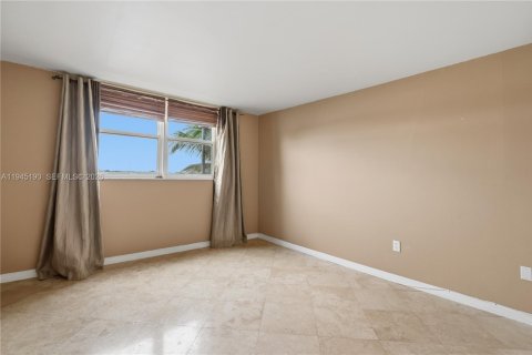 Condominio en venta en Miami, Florida, 1 dormitorio, 81.1 m2 № 2001540 - foto 22