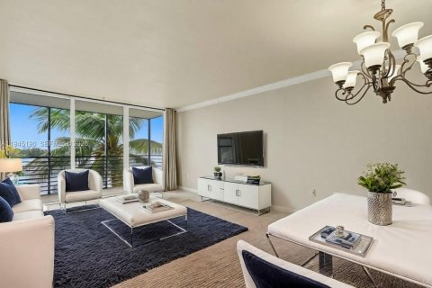 Condominio en venta en Miami, Florida, 1 dormitorio, 81.1 m2 № 2001540 - foto 3
