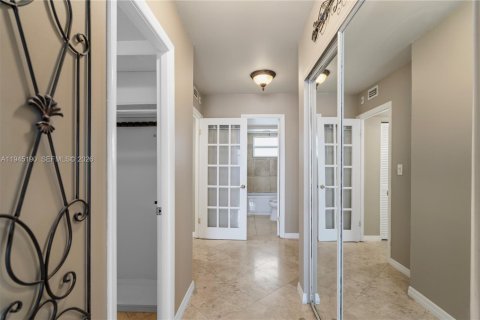 Condominio en venta en Miami, Florida, 1 dormitorio, 81.1 m2 № 2001540 - foto 26