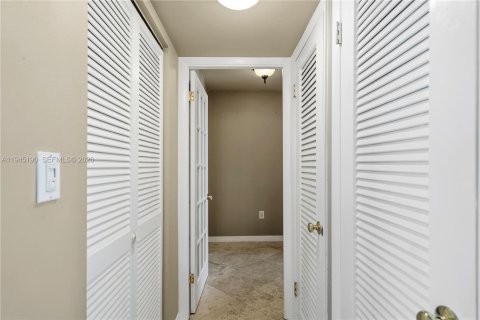 Condominio en venta en Miami, Florida, 1 dormitorio, 81.1 m2 № 2001540 - foto 21