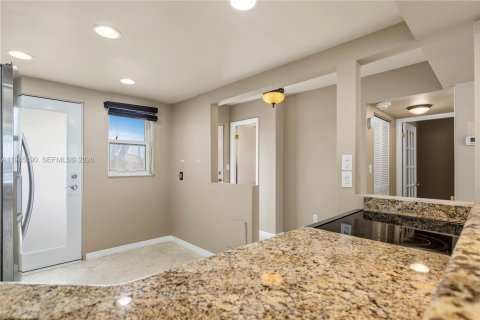 Condominio en venta en Miami, Florida, 1 dormitorio, 81.1 m2 № 2001540 - foto 14