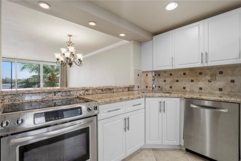 Condominio en venta en Miami, Florida, 1 dormitorio, 81.1 m2 № 2001540 - foto 11