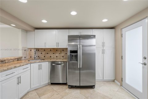 Condominio en venta en Miami, Florida, 1 dormitorio, 81.1 m2 № 2001540 - foto 8