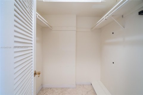 Condominio en venta en Miami, Florida, 1 dormitorio, 81.1 m2 № 2001540 - foto 29