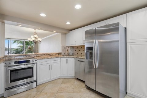 Condominio en venta en Miami, Florida, 1 dormitorio, 81.1 m2 № 2001540 - foto 9