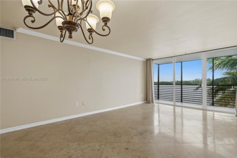 Condominio en venta en Miami, Florida, 1 dormitorio, 81.1 m2 № 2001540 - foto 5